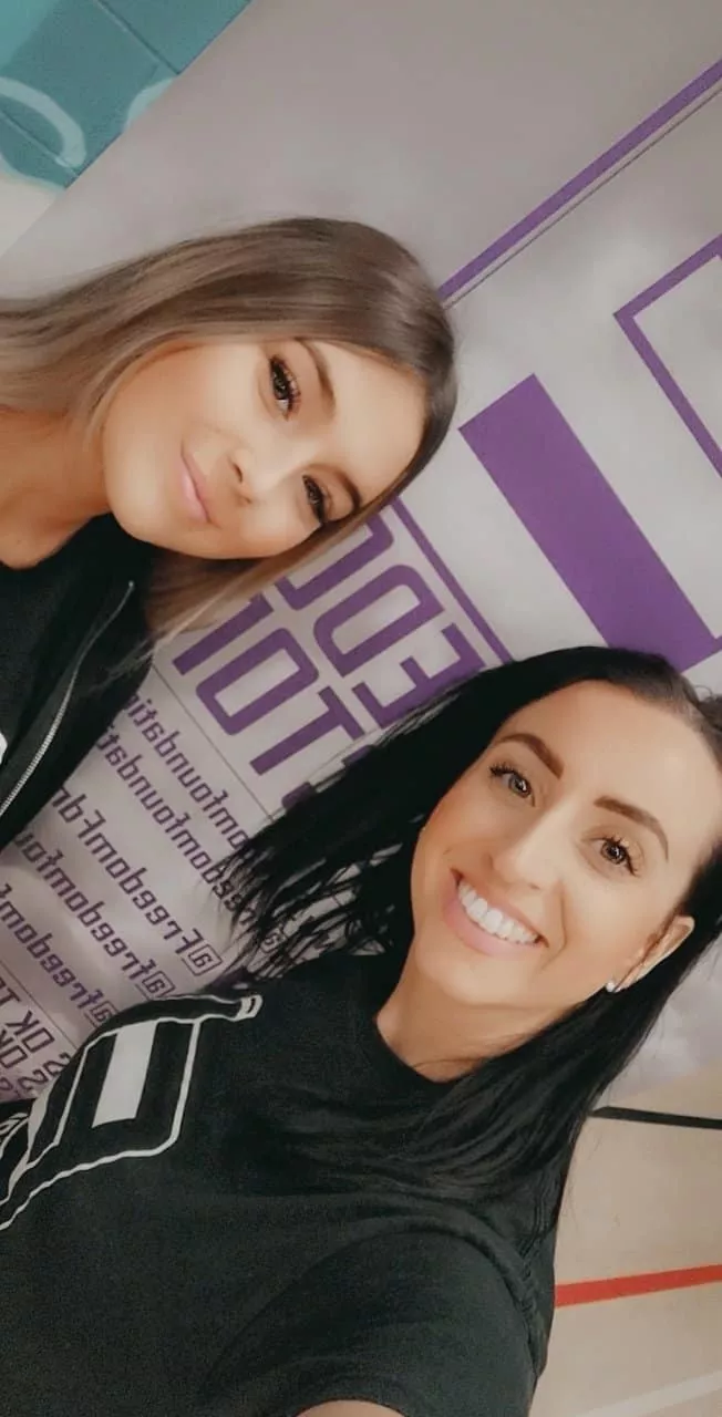 Team members taking a selfie at a freedom factory session